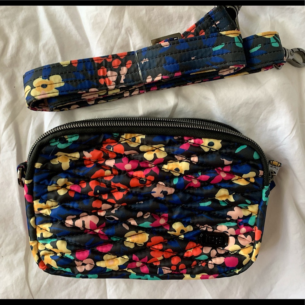 Lug wildflower black coupe EUC
